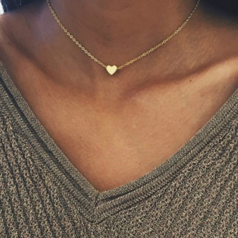 Simple Fashion Gold-Colored Double-sided Love Pendant Necklaces - Clavicle Chains Necklace for Women, a Stylish Valentine's Day Gift.